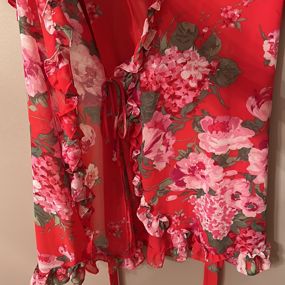 In Bloom Red Floral Sheer Robe - Picture 7 of 8